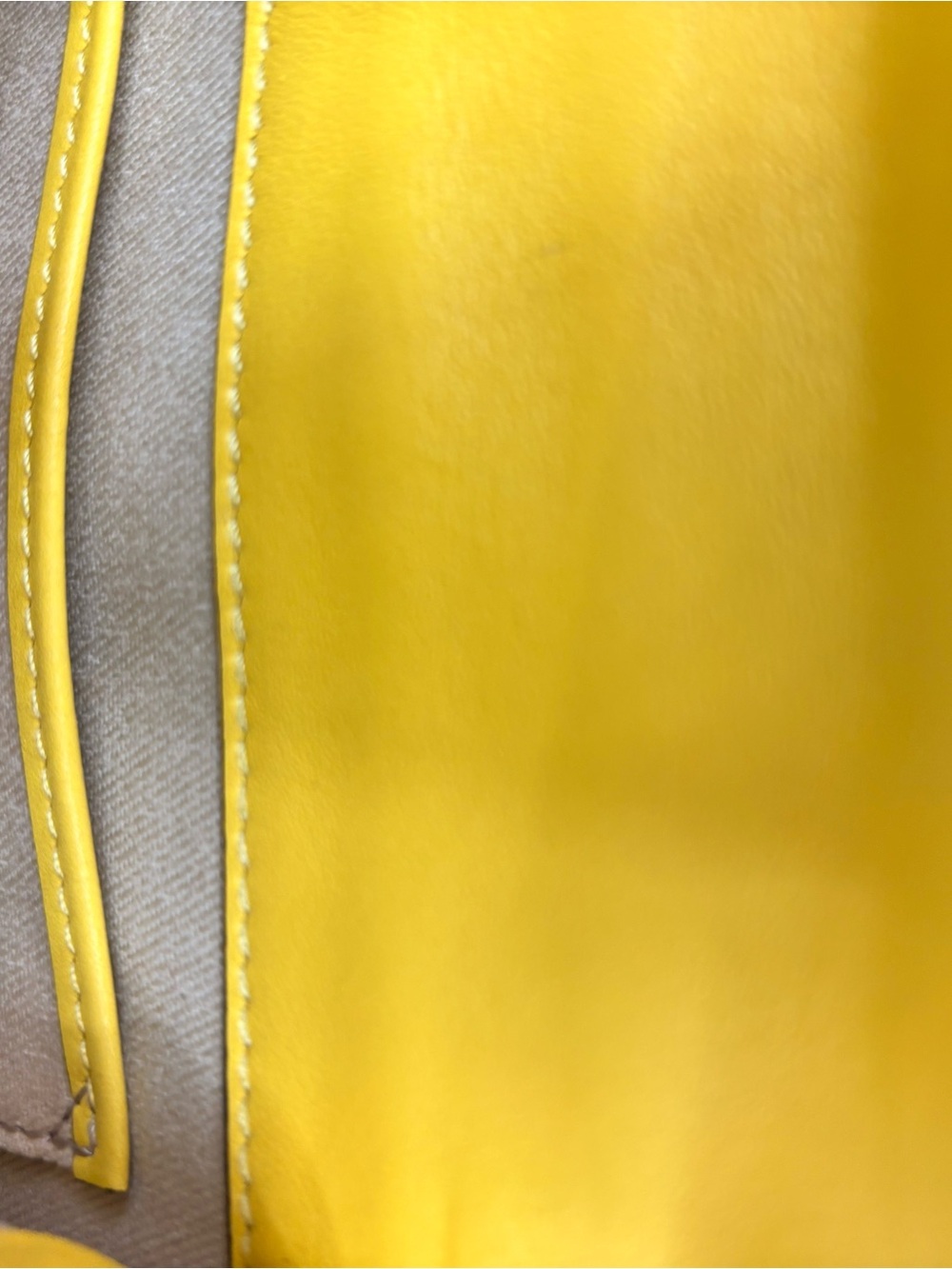 Valentino Garavani Glam Lock Leather Handbag - Picture 5 of 7
